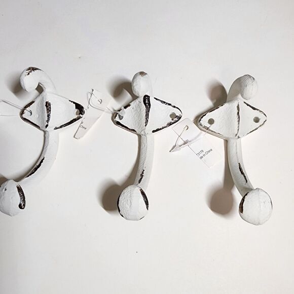 4 Piece Antique Hooks - Picture 2 of 5